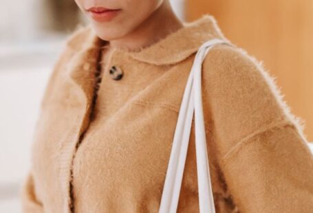 Sustainable Home Textiles - Young ethnic woman with cloth shopping bag