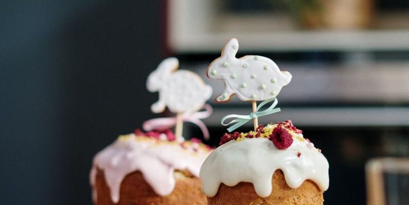 Miniature Kitchen Islands - Brown Cupcake With White Icing on Brown Wooden Tray